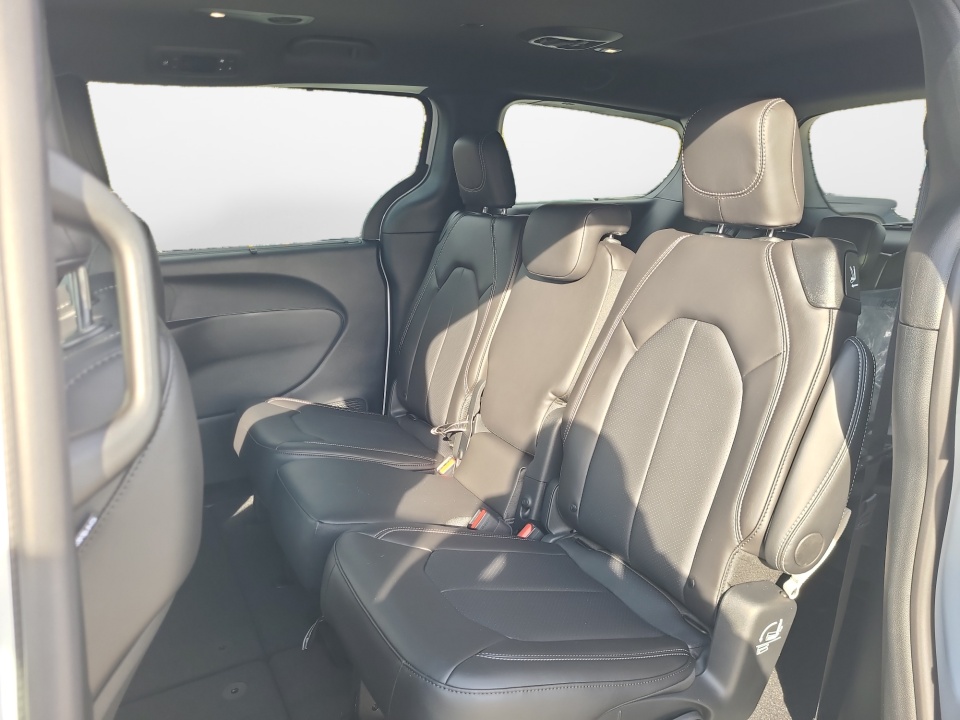 2C4RC1BG5TR177751 2026 Chrysler Pacifica Select