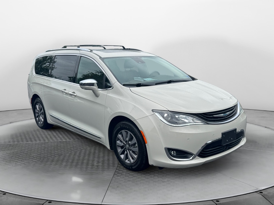 2019 Chrysler Pacifica Hybrid Limited FWD