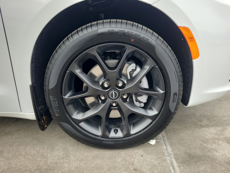 2C4RC3BG0TR203121 2026 Chrysler Pacifica Select AWD