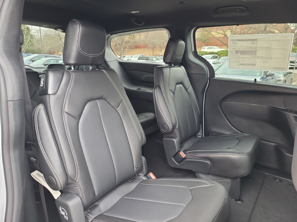 2C4RC3BG0TR203121 2026 Chrysler Pacifica Select AWD