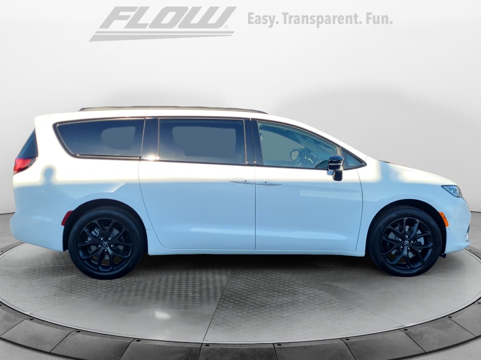 2C4RC3GG7TR190828 2026 Chrysler Pacifica Limited AWD