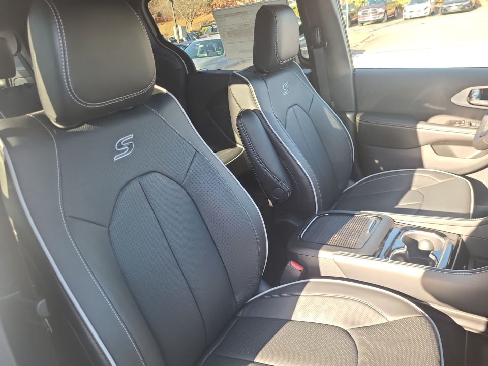 2C4RC3GG7TR190828 2026 Chrysler Pacifica Limited AWD