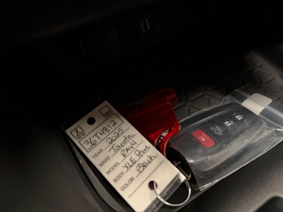 2T3A1RFV3SC580319 2025 Toyota RAV4 XLE Premium