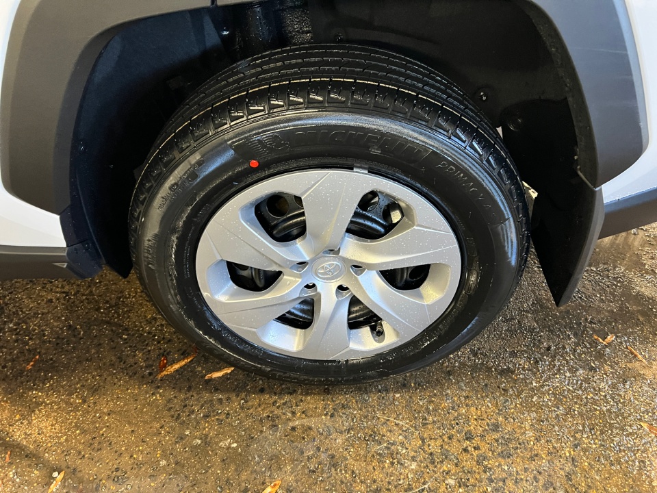 2T3G1RFV7SW634116 2025 Toyota RAV4 LE