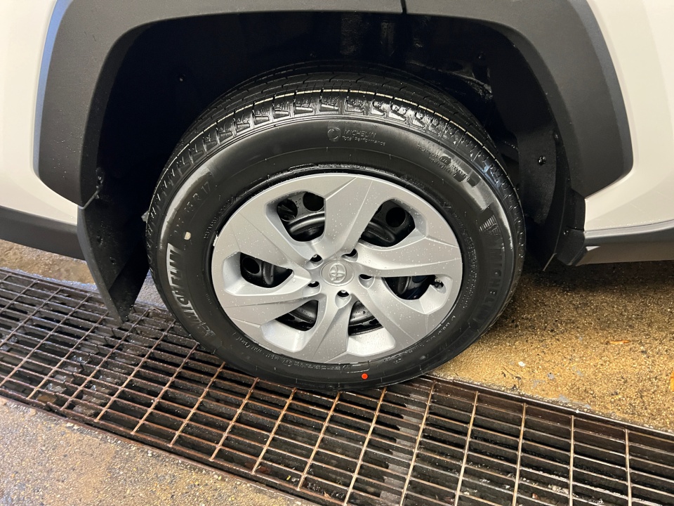 2T3G1RFV7SW634116 2025 Toyota RAV4 LE