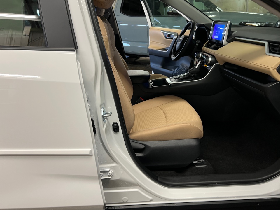 2T3G1RFV7SW634116 2025 Toyota RAV4 LE