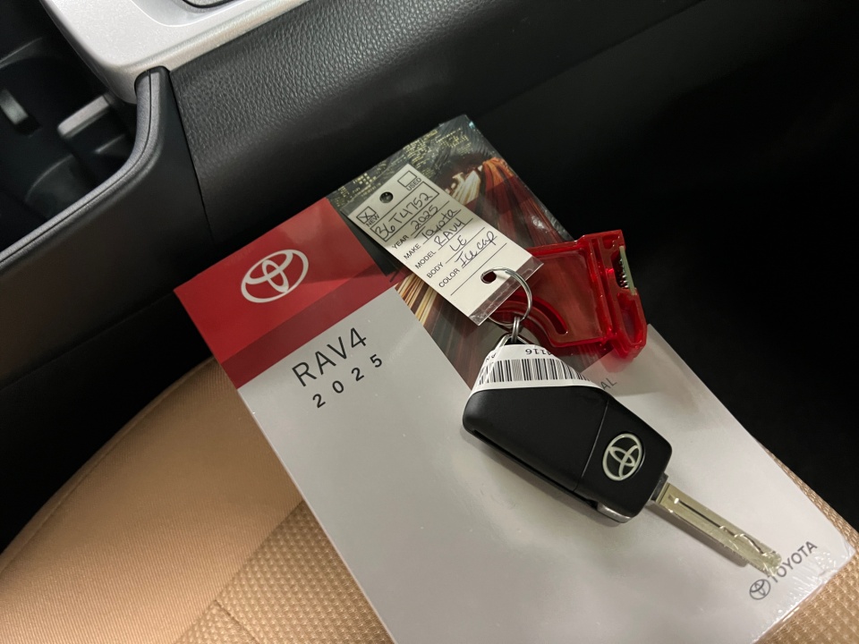 2T3G1RFV7SW634116 2025 Toyota RAV4 LE