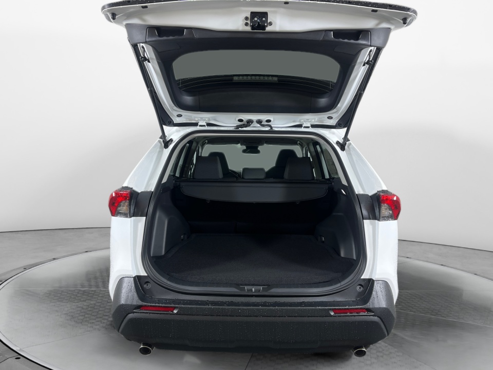 2T3K1RFV2SW438109 2025 Toyota RAV4 LE