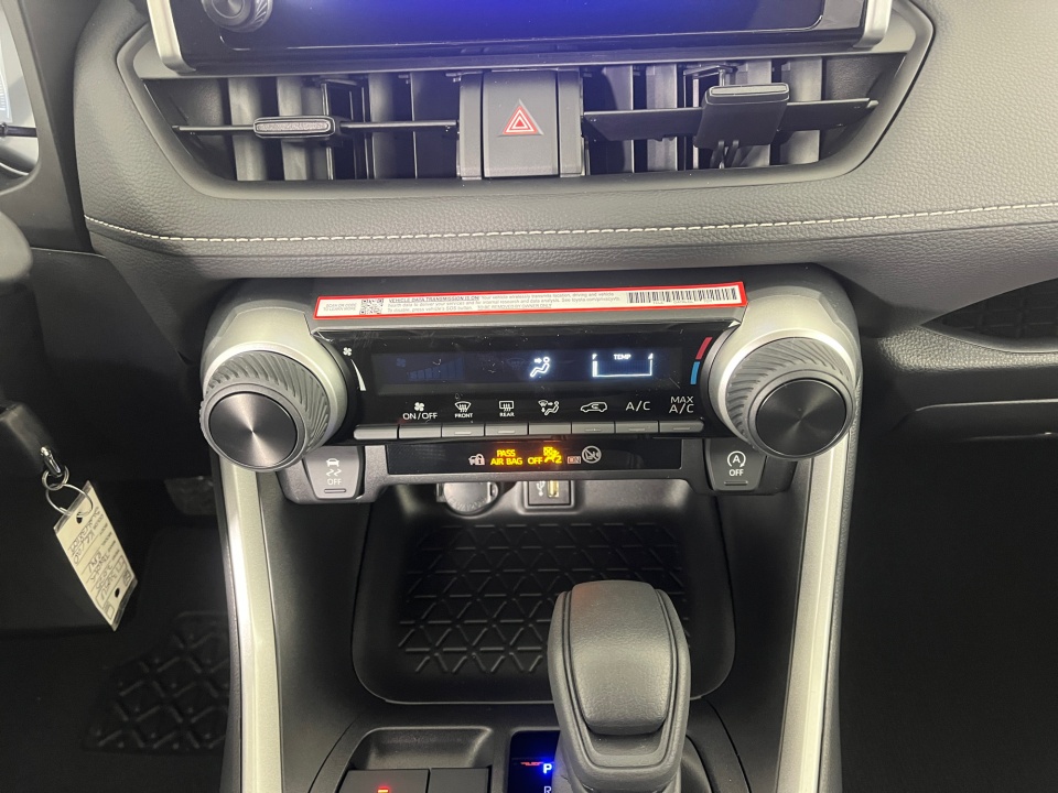 2T3K1RFV2SW438109 2025 Toyota RAV4 LE