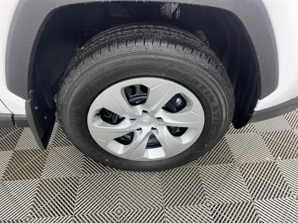 2T3K1RFV2SW438109 2025 Toyota RAV4 LE