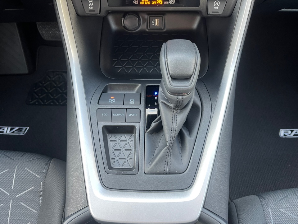 2T3W1RFV3SC364833 2025 Toyota RAV4 XLE