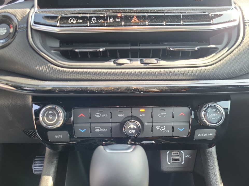 3C4NJDBN0TT235573 2026 Jeep Compass Latitude Altitude