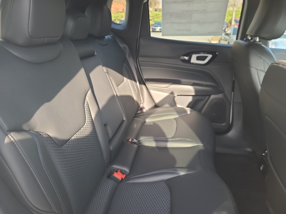 3C4NJDBN2TT235574 2026 Jeep Compass Latitude Altitude