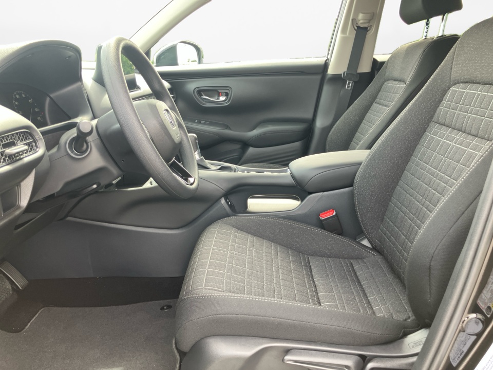 3CZRZ1H30VM703064 2027 Honda HR-V LX