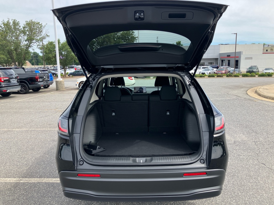 3CZRZ1H30VM703064 2027 Honda HR-V LX