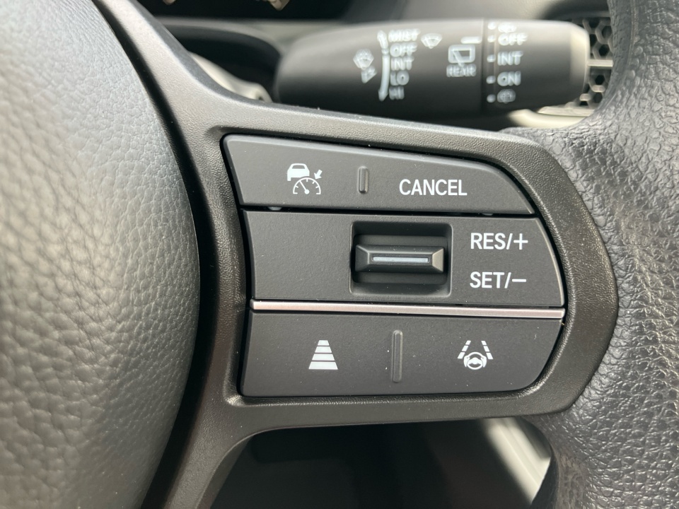 3CZRZ1H30VM703064 2027 Honda HR-V LX