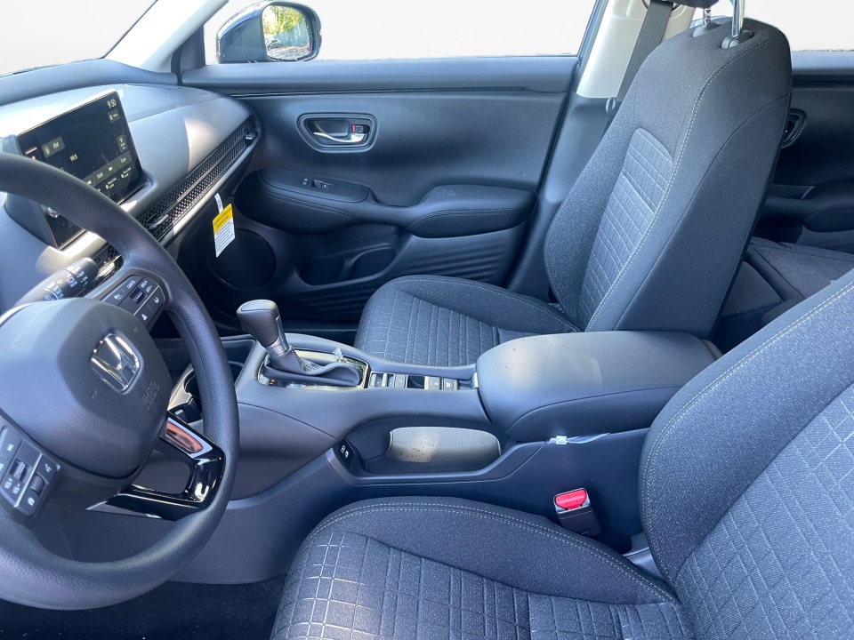 3CZRZ2H37TM765726 2026 Honda HR-V AWD LX