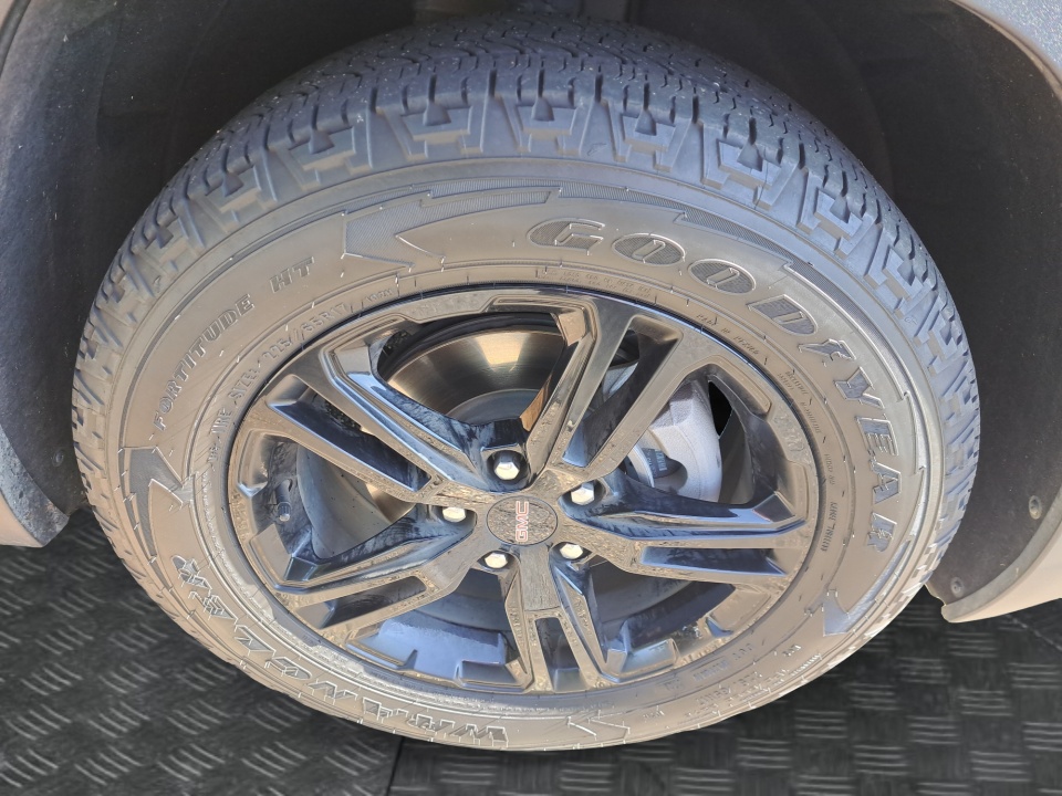 Used 2024 GMC Terrain SUV