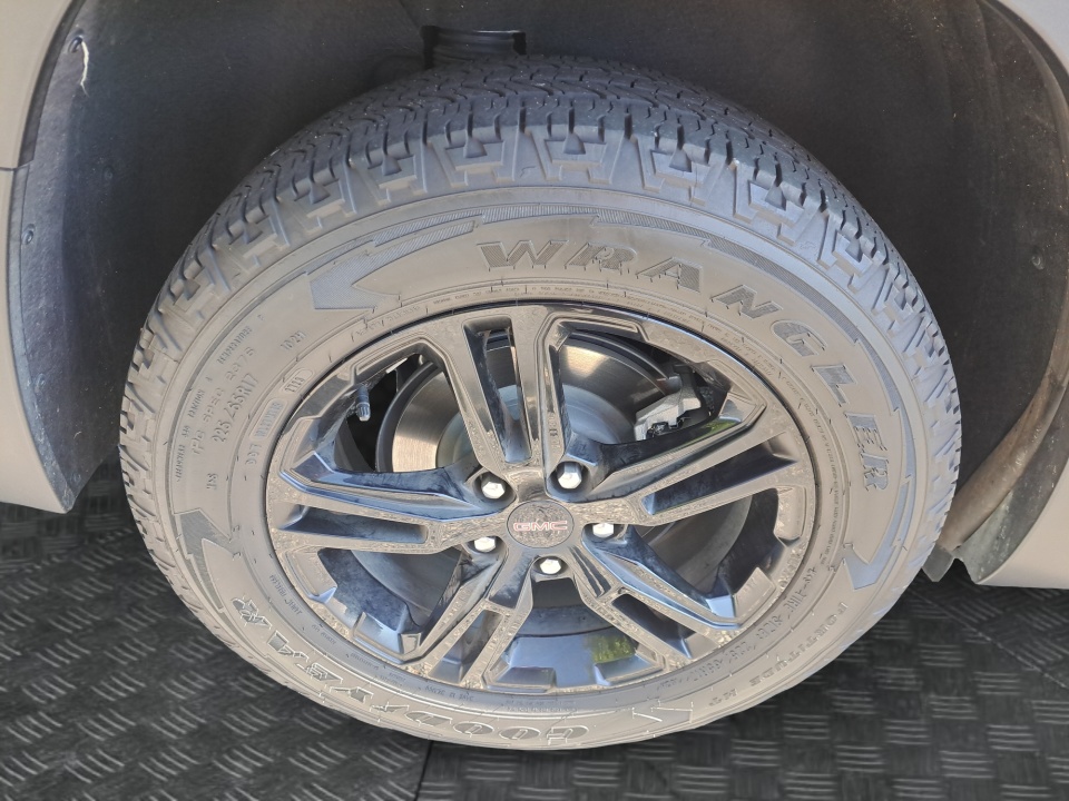 Used 2024 GMC Terrain SUV
