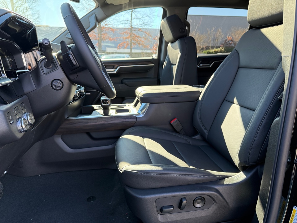 3GTUUDEL2TG235015 2026 GMC Sierra 1500 Crew Cab, Standard Bed, SLT, 4WD