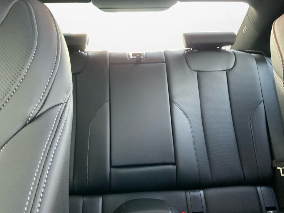 3MW43CM05T8G04932 2026 BMW M240 i