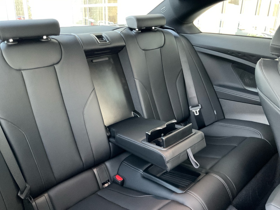 3MW43CM05T8G04932 2026 BMW M240 i