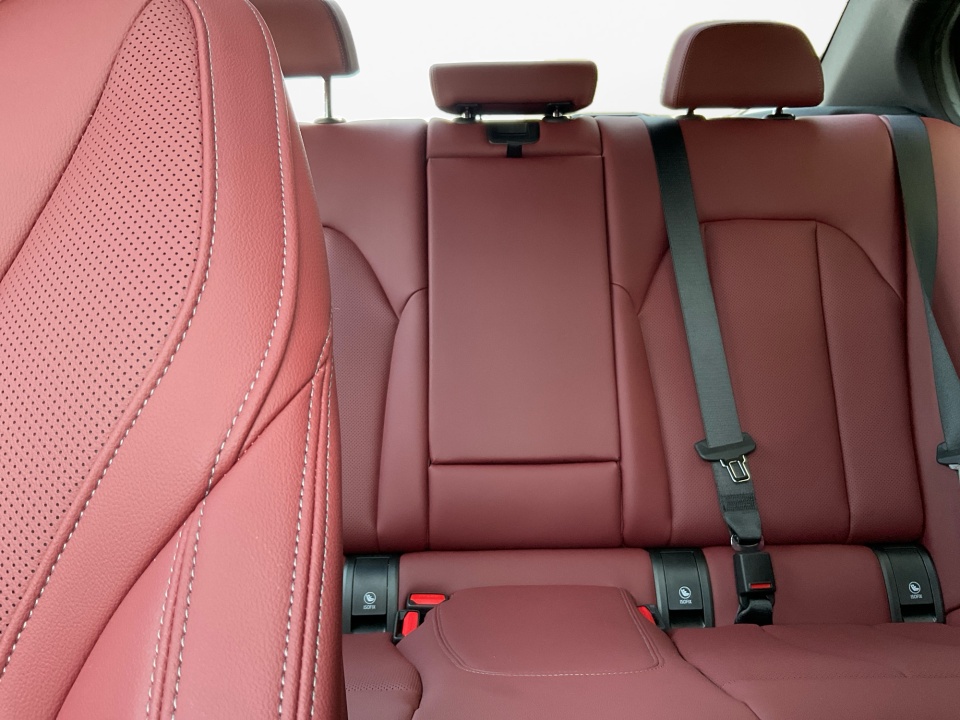 3MW69CW09T8G28168 2026 BMW 330i NA