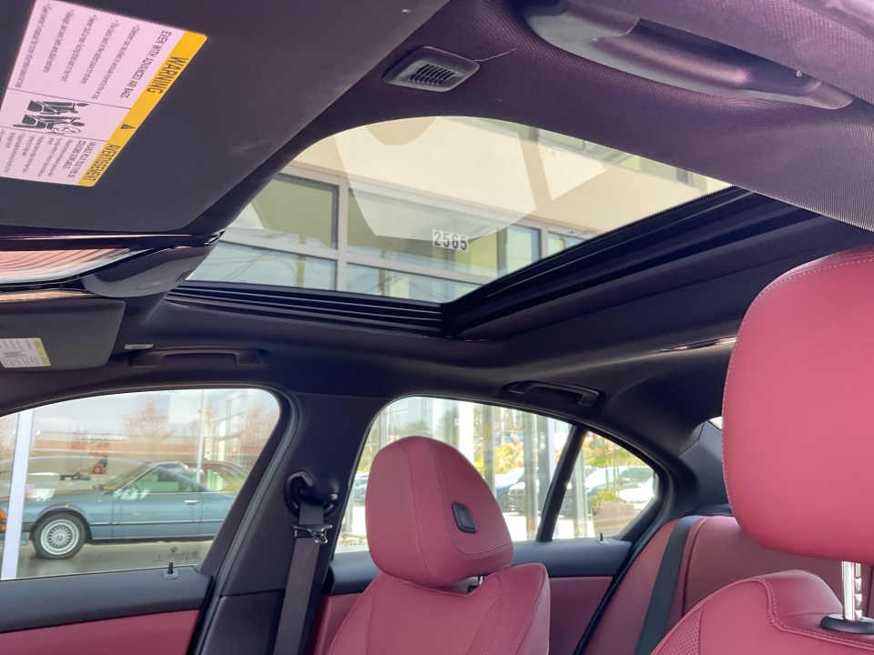 3MW69CW09T8G28168 2026 BMW 330i NA