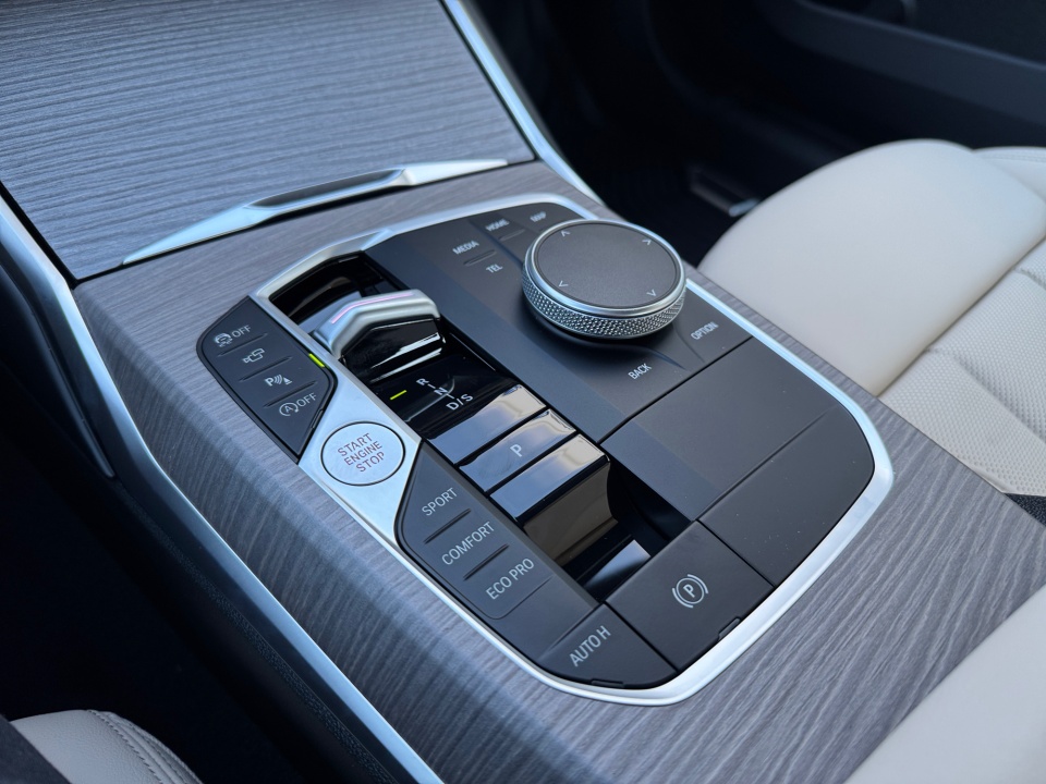 3MW89CW04T8G10170 2026 BMW 330i xDrive NA