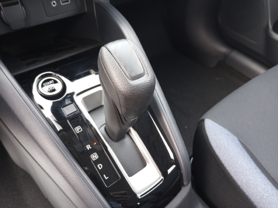 3N1CN8EV5SL887993 2025 Nissan Versa 1.6 SV