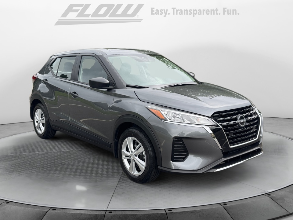 used 2025 Nissan Kicks Play S