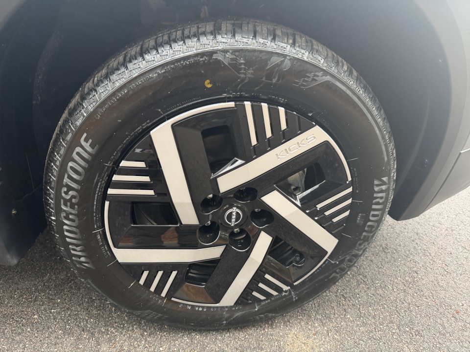 3N8AP6CE2TL338361 2026 Nissan Kicks SV