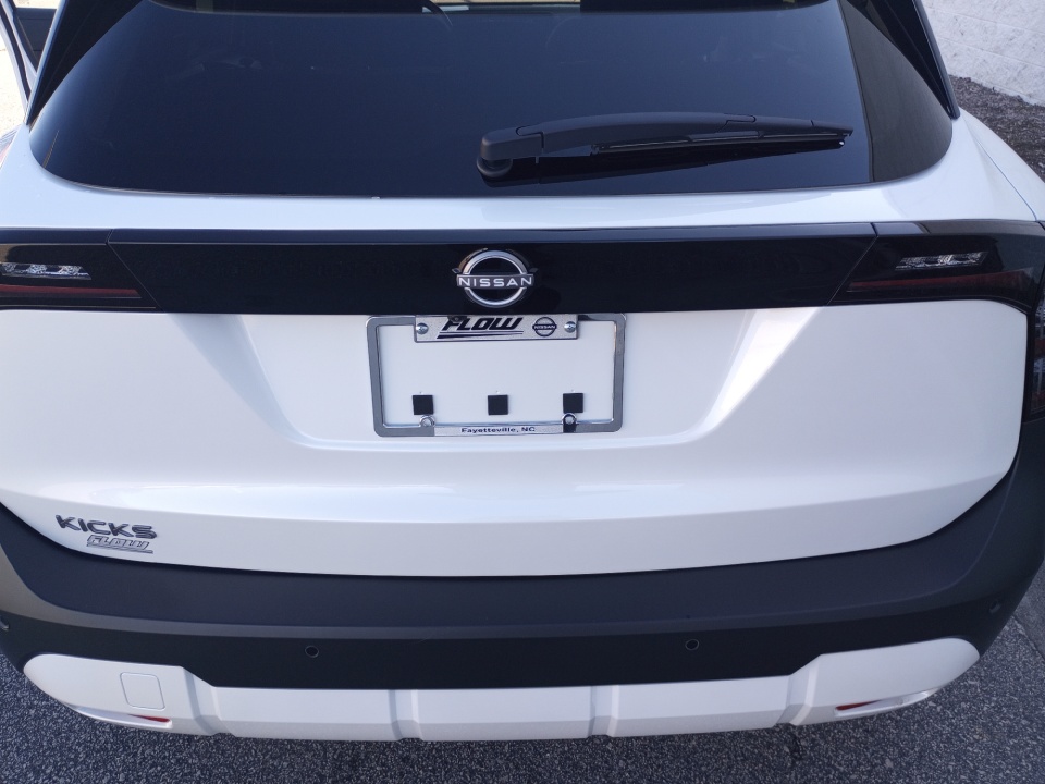 3N8AP6CE9TL327728 2026 Nissan Kicks SV