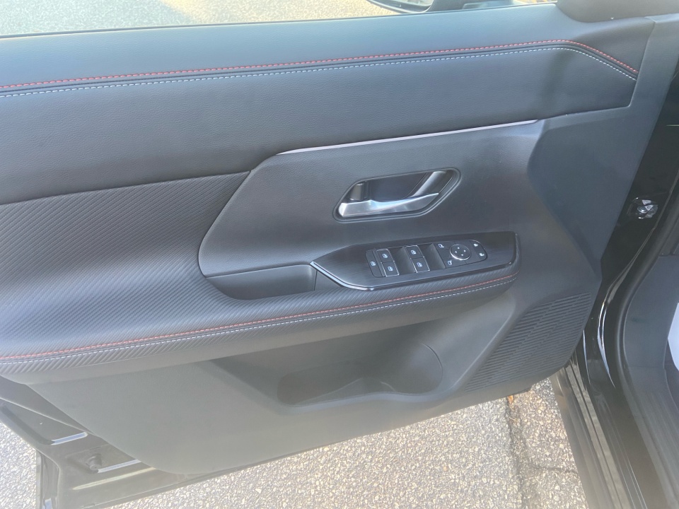 3N8AP6DA0TL334160 2026 Nissan Kicks SR