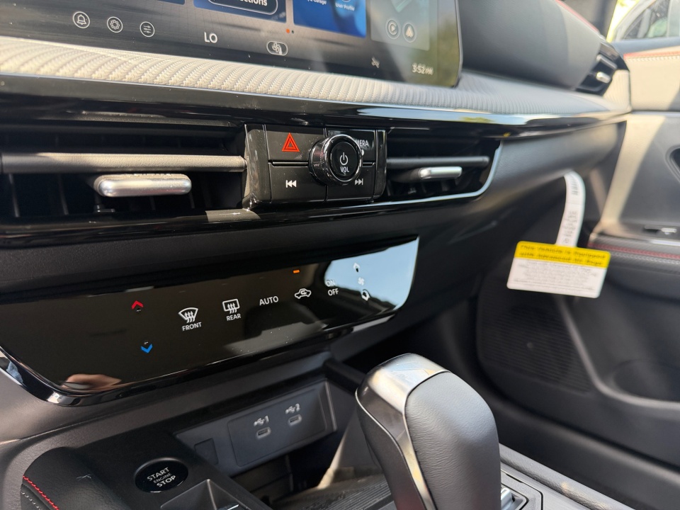 3N8AP6DA6TL422906 2026 Nissan Kicks SR