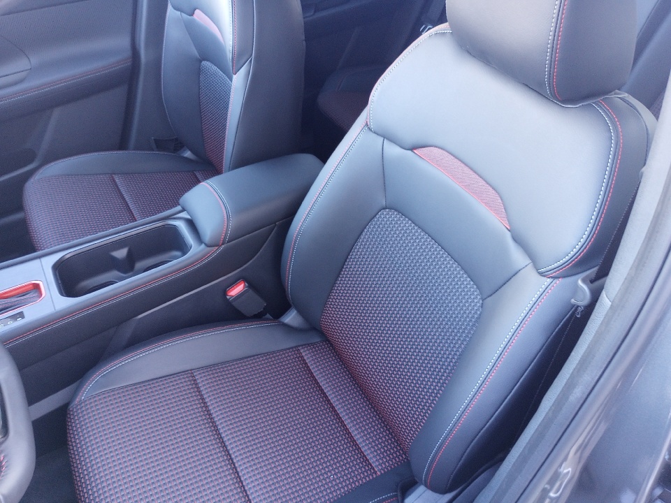 3N8AP6DA8TL302735 2026 Nissan Kicks SR