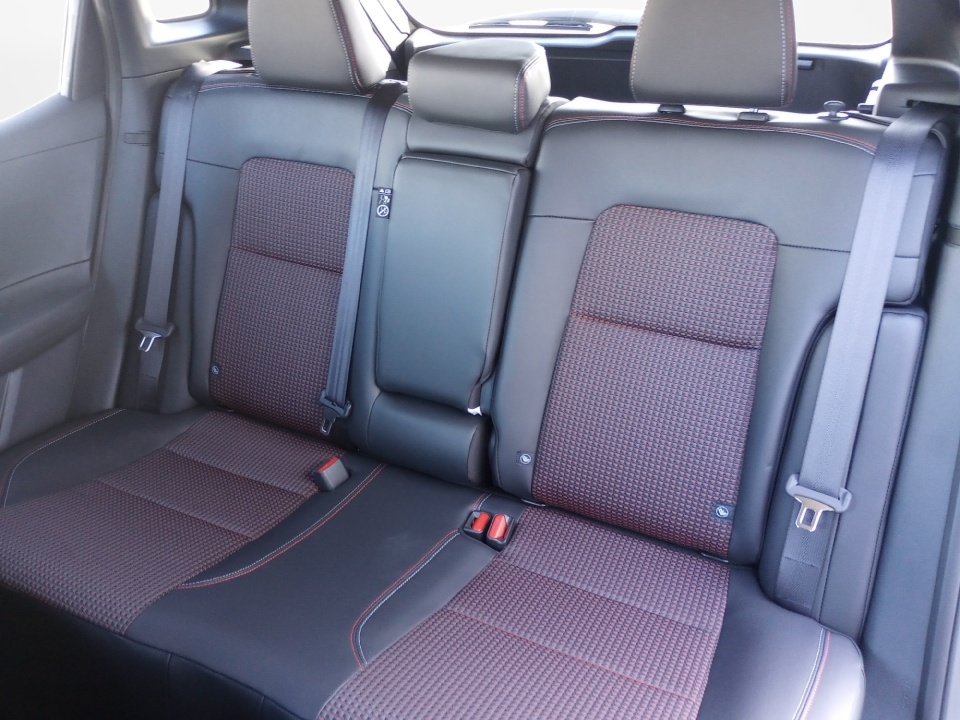 3N8AP6DA8TL302735 2026 Nissan Kicks SR