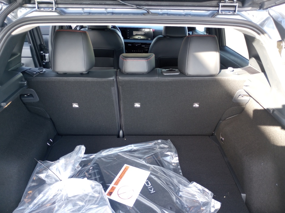 3N8AP6DA8TL302735 2026 Nissan Kicks SR