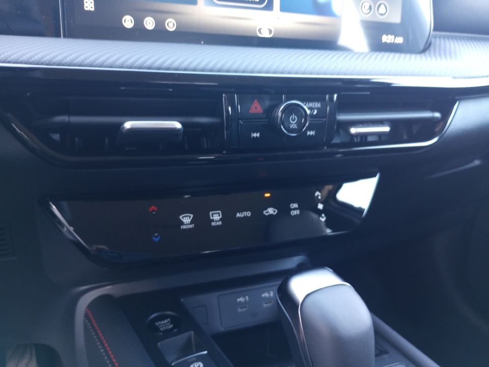 3N8AP6DA8TL302735 2026 Nissan Kicks SR