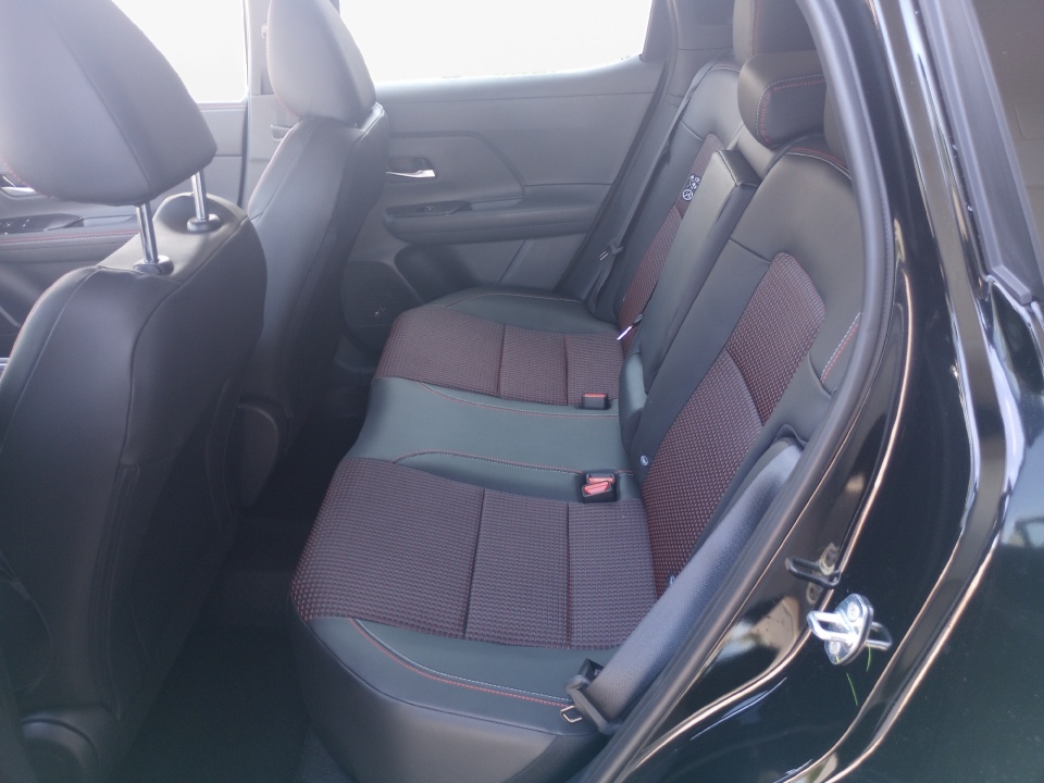 3N8AP6DA8TL307837 2026 Nissan Kicks SR