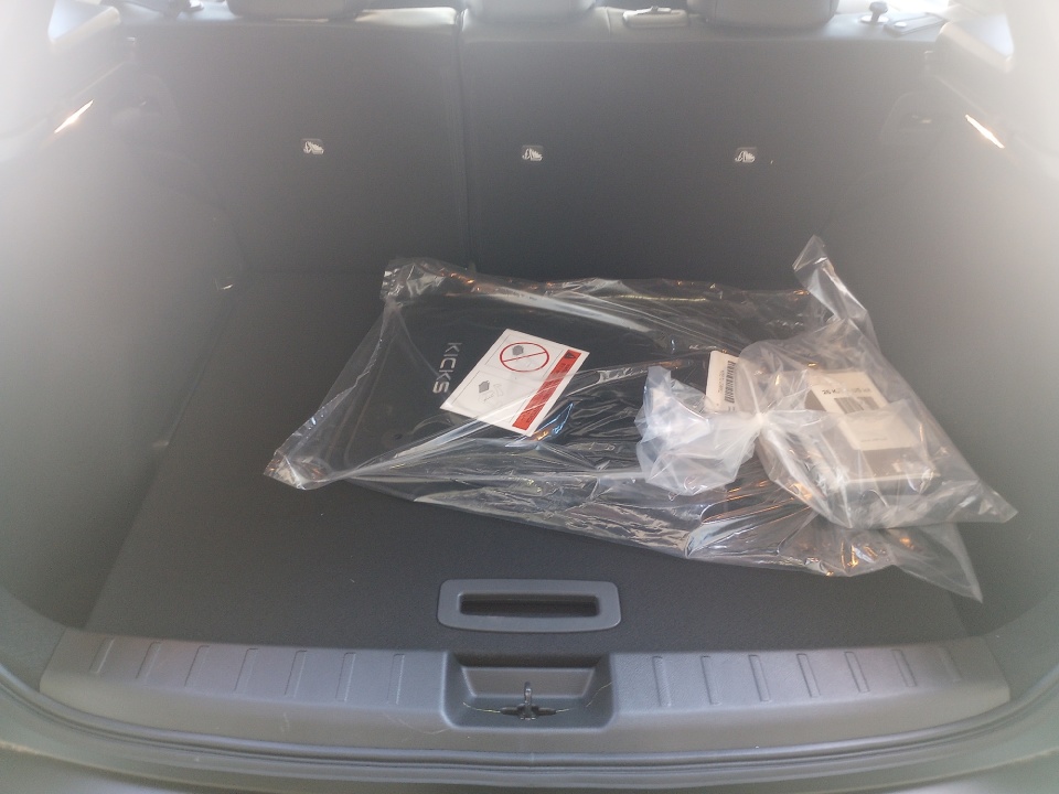 3N8AP6DA8TL307837 2026 Nissan Kicks SR