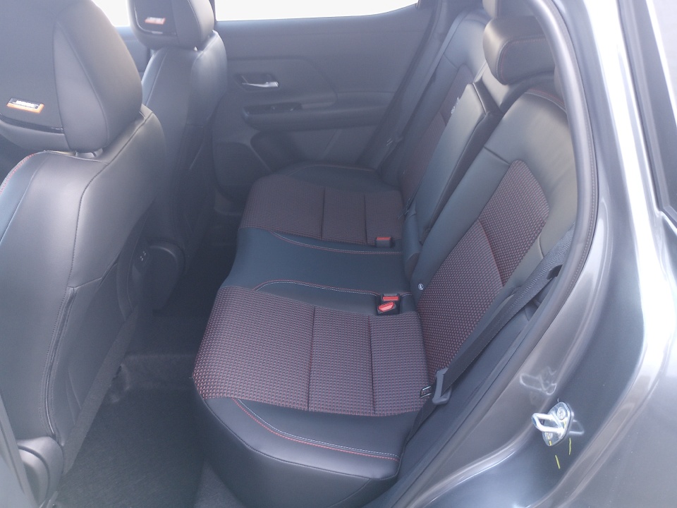 3N8AP6DC8TL312778 2026 Nissan Kicks SR