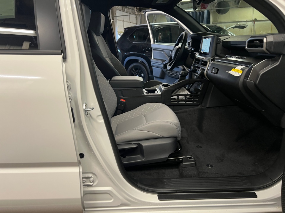 3TMLB5JN6SM198047 2025 Toyota Tacoma SR5