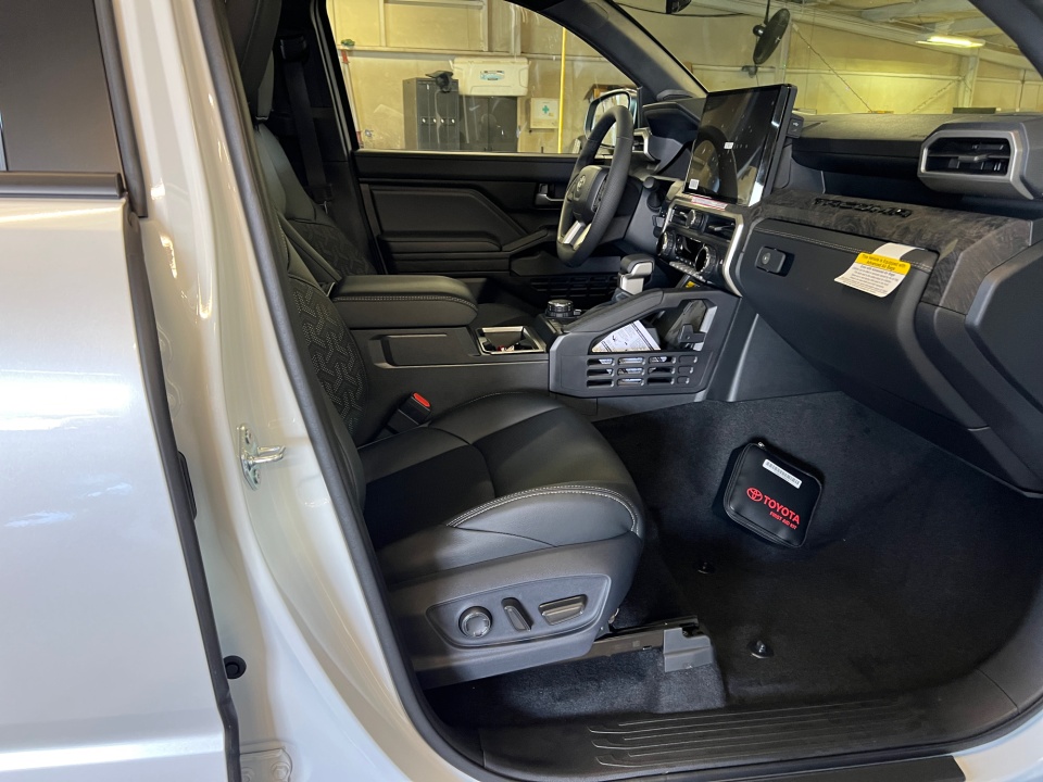 3TYLB5JN0TT120434 2026 Toyota Tacoma Limited