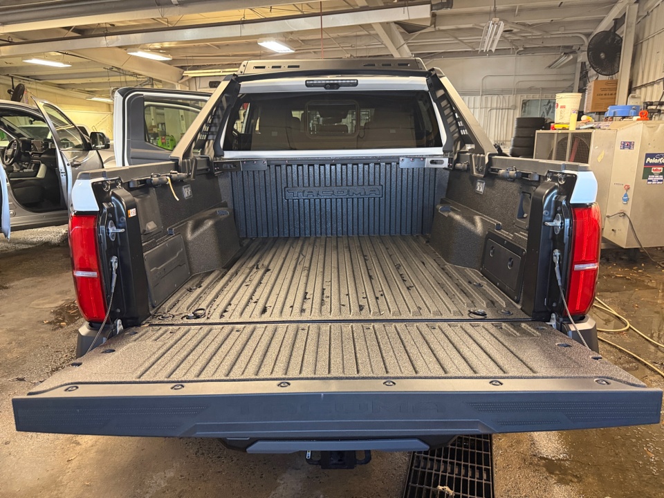 3TYLC5LN7TT052210 2026 Toyota Tacoma Hybrid Trailhunter