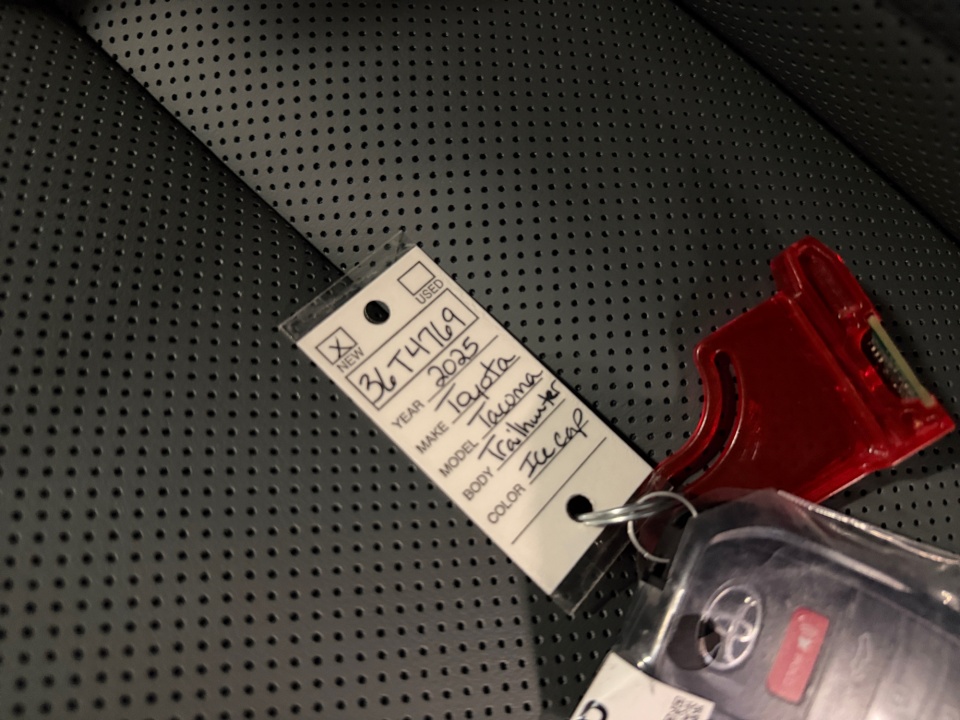 3TYLC5LN7TT052210 2026 Toyota Tacoma Hybrid Trailhunter