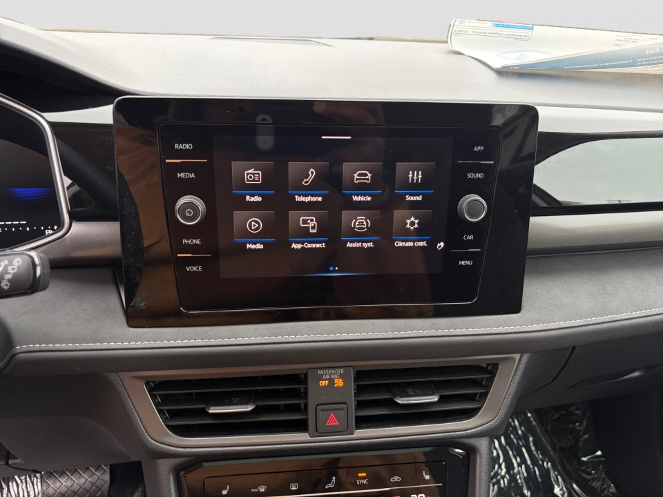 3VV2C7B20TM019500 2026 Volkswagen Taos SE Black