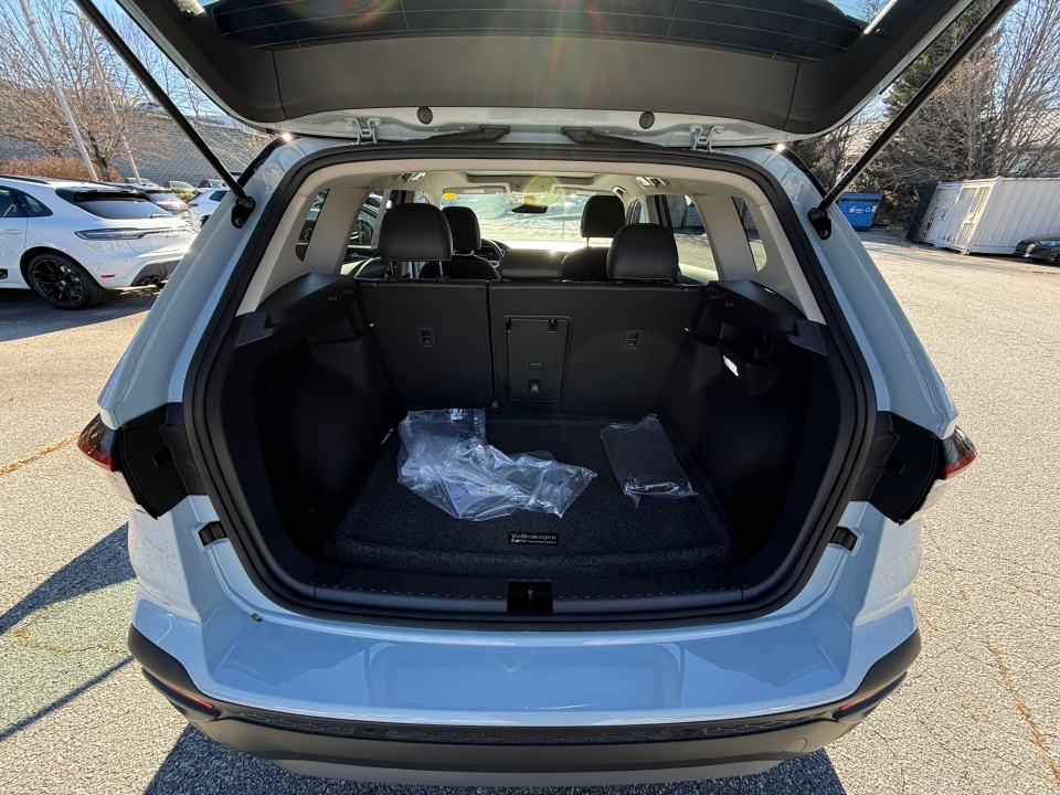 3VV2C7B26TM022501 2026 Volkswagen Taos SE Black