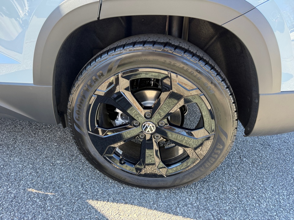 3VV2C7B26TM022501 2026 Volkswagen Taos SE Black