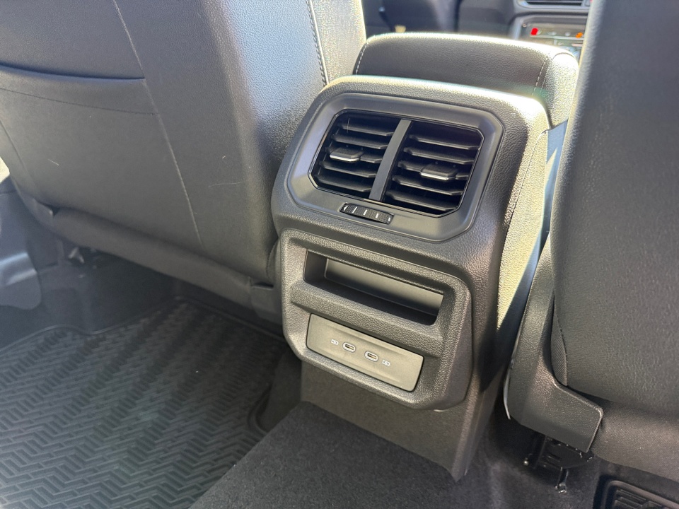 3VV2C7B26TM022501 2026 Volkswagen Taos SE Black